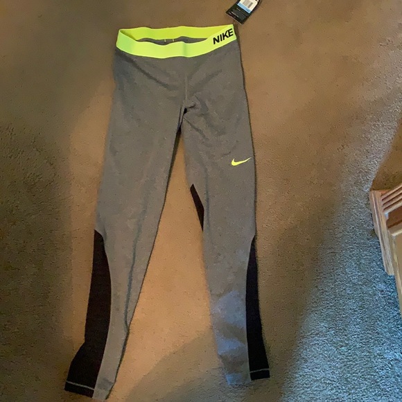 Nike pro Dri fit tights. NWT.